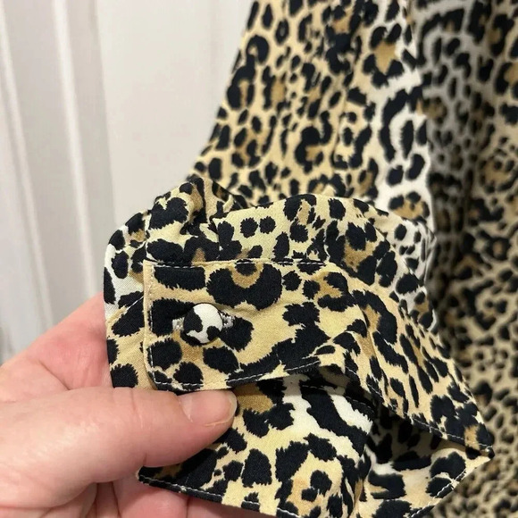 GAP Top Womens Large Leopard Print 3/4 Sleeve Button Shoulder High Lo Pullover - Picture 4 of 6